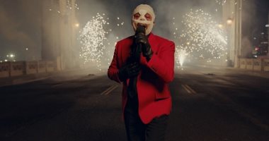 بالقطن والشاش THE WEEKNDيثير ضجة باستعراضه المذهل بحفل American Music Awards