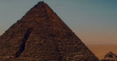 الطريق إلى المتحف القومى.. قصة الموكب الملكى لنقل المومياوات.. العالم سيشاهد عظمة المصريين عبر آلاف السنين.. نقل 22 مومياء و17 تابوتا على 22 سيارة بطراز مصرى قديم.. وسائل إعلام عالمية تغطى الحدث الهام.. فيديو