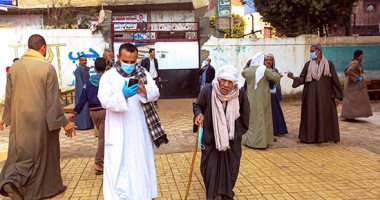 إقبال كثيف على لجان انتخابات الإعادة لمجلس النواب فى العياط.. صور 