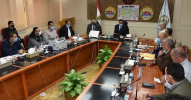 محافظ مطروح يترأس غرفة عمليات سير الانتخابات ويناشد المواطنين بالمشاركة