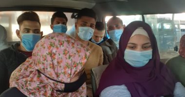 حملات لمتابعة الالتزام بارتداء الكمامات فى مواقف البحيرة.. صور