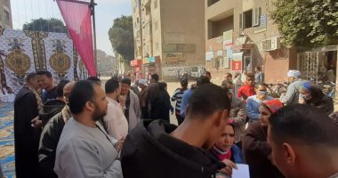 إقبال كثيف من السيدات على لجان انتخابات مجلس النواب بأسيوط.. صور