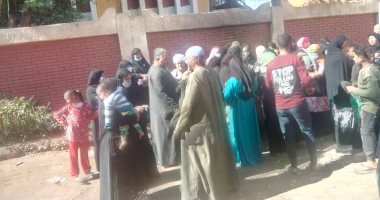 توافد نسائى على لجان انتخابات النواب بقرى قنا .. صور