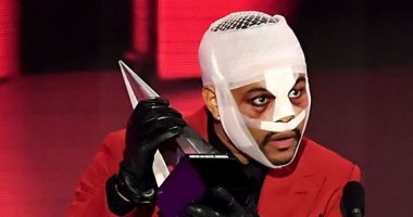 رسالة مهمة وراء ظهور The Weeknd ملطخا بالدماء طوال حفل American Music Awards