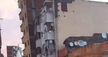 محافظ الإسكندرية ينتقل لحى غرب للاستماع إلى مطالب أهالى العقار المائل