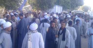 تزايد إقبال الناخبين على لجان انتخابات النواب بقرى المطاعنة فى الأقصر.. صور