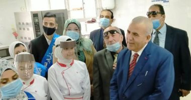 وكيل تعليم دمياط يتفقد مدرسة رأس البر الفندقية ويشهد أنشطة توكاتسو اليابانية