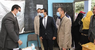 إقبال كبير على لجان مدينة قنا.. ونائب المحافظ يتفقد المقار الانتخابية.. صور