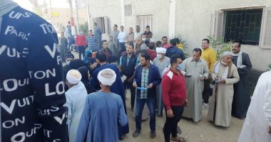 غدا المصريون يصوتون فى 13 محافظة لاختيار 100 مرشح لمجلس النواب بـ 52 دائرة انتخابية.. 9 محافظات كاملة العدد فى جولة الإعادة للمرحلة الثانية.. ودوائر للمستقلين فقط.. والسيدات ينافسن على 5 مقاعد