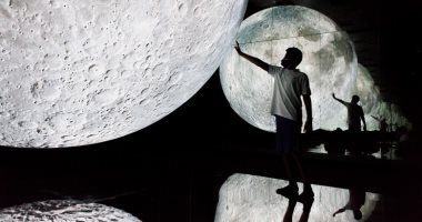 الصين تكشف عن صورة لعينات القمر المعادة للأرض على متن مركبتها
