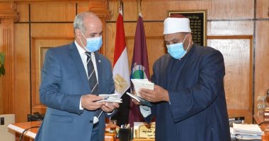 رئيس جامعة الفيوم يستقبل وكيل وزارة الأوقاف لمواجهة الأفكار المتطرفة.. صور