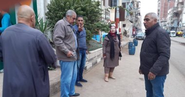 رئيس مدينة بسيون تقود حملة نظافة ورفع القمامة على مصرف كتامة