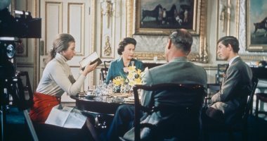 صور من فيلم وثائقى عن العائلة المالكة البريطانية عرض مرة واحدة فى 1969 