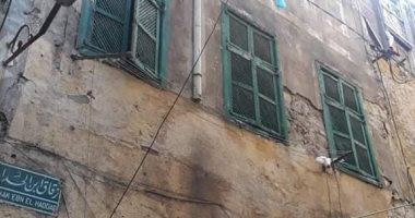 طقس الإسكندرية الآن.. إخلاء عقار بالجمرك بعد انهيار سلمه الداخلى.. صور