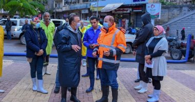 محافظ الإسكندرية يوجه بالتعامل الفورى مع تراكمات مياه الأمطار
