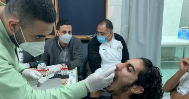 لاعبو منتخب الشباب يجرون مسحة كورونا قبل السفر إلى تونس .. صور