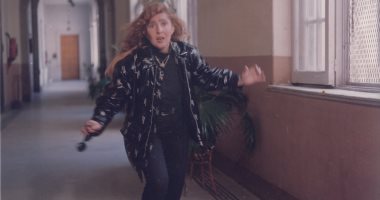 نادية الجندى تكشف عن صور نادرة لكواليس تصوير فيلم "اغتيال" منذ 24 عاما