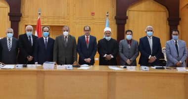 مجلس جامعة الأزهر يشدد على ضرورة الالتزام بإجراءات مواجهة كورونا 