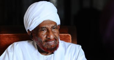 وفاة الصادق المهدى زعيم حزب الأمة السودانى عن 84 عاما متأثرا بكورونا.. 21 شخصا من أسرته أصيبوا بالفيروس.. حالته الصحية تدهورت و نقل للعلاج بالإمارات.. حمدوك: أحد أعمدة الحركة الوطنية.. والبرهان: شخصية وطنية 