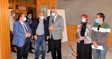 رئيس جامعة المنصورة يتفقد تطوير وتجهيز مراكز الاختبارات الالكترونية