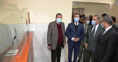 محافظ كفر الشيخ يتفقد الشهر العقارى الجديد استعدادا لافتتاحه.. صور