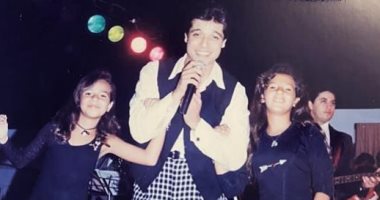 إيمى سمير غانم تحيي ذكرى رحيل عامر منيب بصورة مع شقيقتها دنيا