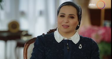 حرم الرئيس السيسى: بحب أم كلثوم وفايزة أحمد لها غلاوة خاصة