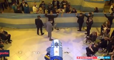 اللقطات الأولى من جنازة أسطورة كرة القدم الأرجنتينى مارادونا.. فيديو