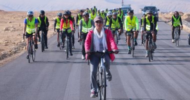 وزيرة البيئة تشهد انطلاق فريق "إن اس كروسينج" من محمية وادى دجلة.. صور