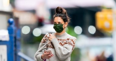 كاتى هولمز تحتفل بعيد الشكر وحدها بدون صديقها وابنتها.. صور