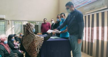 تسديد رسوم جدية التصالح لـ 27 أسرة بمركز الفتح بأسيوط.. صور 