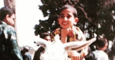 أحمد سعد يشارك بصورة ساخرة من طفولته: "دي رسالة صغيرة لـ محمد هنيدي"