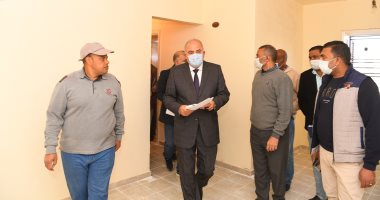 محافظ قنا يوجه بسرعة إنهاء عمارات الإسكان الاجتماعى بمنطقة هو بنجع حمادى
