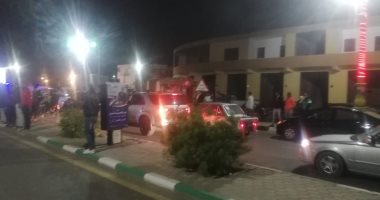 جماهير الأهلى بالوادى الجديد يحتفلون بالتتويج بقيادة شاب من ذوى الهمم.. صور