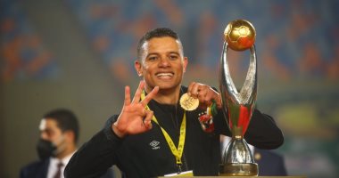 شاهد .. رقصة كهربا و الشيخ و سعد عقب التتويج بدورى أبطال أفريقيا