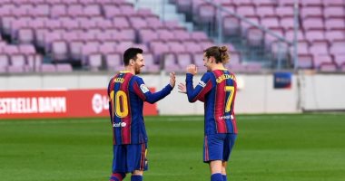 برشلونة يتمسك ببقاء جريزمان بعد رحيل ميسي إلى سان جيرمان