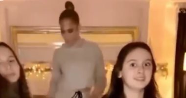 جينيفر لوبيز تحصد لقب زوجة الأب المثالية بسبب رقصها مع بنات اليكس رودريجيز ..فيديو