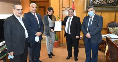 تكليفات جديدة بكلية الآداب والعلوم الإنسانية بجامعة قناة السويس