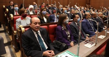 تقرير اللجنة الخاصة للائحة الشيوخ: المجلس يمارس اختصاصاته بالتعاون مع "النواب" وانتخاب رئيسه والوكيلين 5سنوات.. لا يجوز انتخابهم لأكثر من فصلين تشريعين وتبين خطوات عزلهم.. وتنظم كيفية رفع الحصانة وإسقاط العضوية