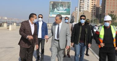 محافظ سوهاج يتابع أعمال تحسين ورفع كفاءة طريق الكورنيش الشرقى .. صور