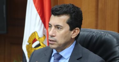 أشرف صبحى يتواصل مع وزارة الصحة لمتابعة تطبيق الإجراءات الاحترازية قبل مونديال اليد 