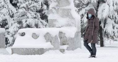 تساقط الثلوج يفسد الاحتفال بأعياد الميلاد فى بلغاريا .. ألبوم صور