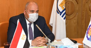 محافظ قنا يعقد اجتماعًا للبدء فى تنفيذ الكوبرى العلوى بالرياح والمشاة بالقناوية