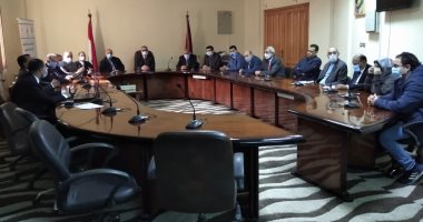 جامعة الفيوم: تسليم مشروع كلية الآثار للجنة دعم وتطوير الفاعلية التعليمية