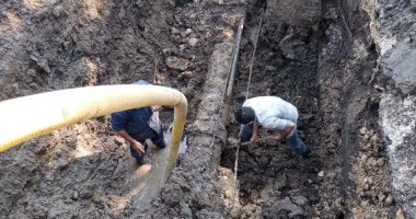 صور.. إزالة إشغالات ورفع كفاءة الإنارة وإصلاح خط مياه بكفر الشيخ