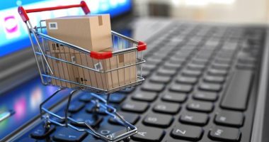 5 حاجات مينفعش تشتريها أون لاين.. العدسات اللاصقة والذهب الأبرز