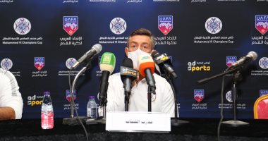 بيدرو يؤكد صعوبة لقاء الشباب ضد الاتحاد بالبطولة العربية ويشيد بحجازى ورفاقه