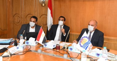 محافظ قنا يناقش الموقف التنفيذى لمشروعات المبادرة الرئاسية "حياة كريمة"‎