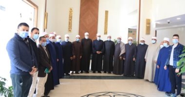 مجمع البحوث الإسلامية يوجه قافلة توعوية إلى المناطق النائية بمطروح