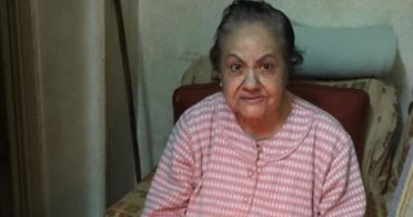 إدوارد يحتفل بيوم ميلاد والدته الراحلة: "عايش بدعواتك"